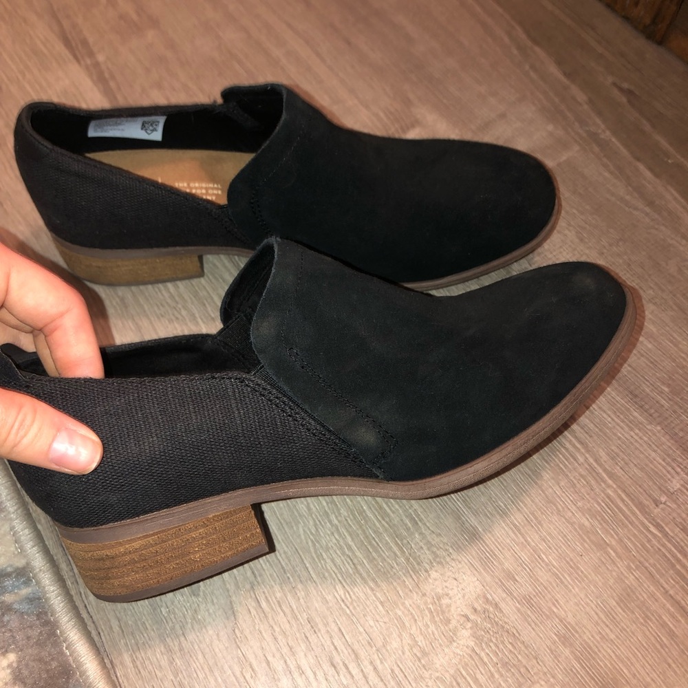 TOMS black fall booties
